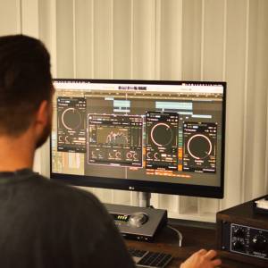 Master your audio and music at Morgeez Studios Bramley